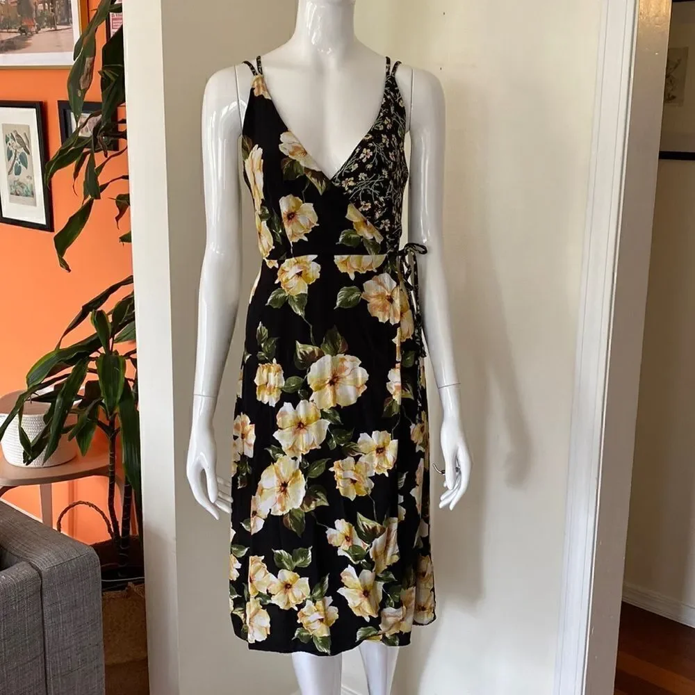 Topshop Busy Garden Black Floral Wrap Midi Dress Size 4 - Picture 3 of 13